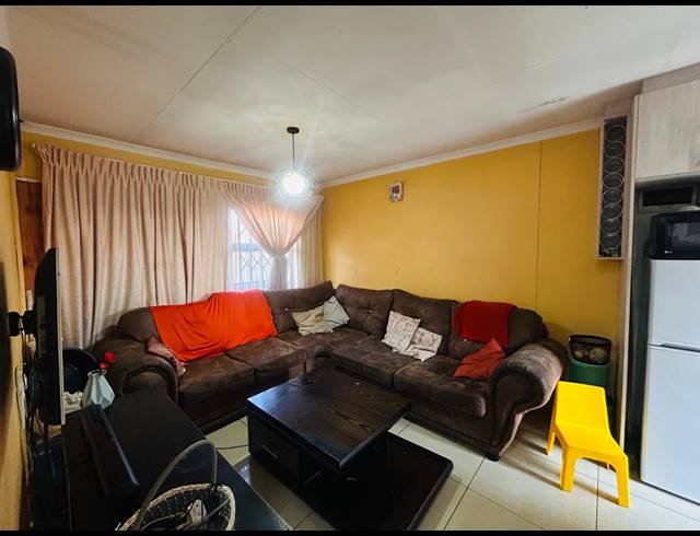 2 BEDROOM HOUSE FOR SALE IN SAVANNA CITY